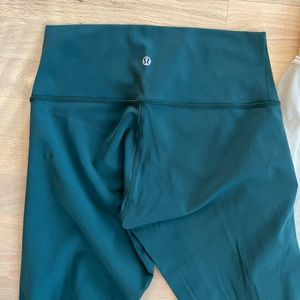 Lululemon Wunder Under Leggings - size 8